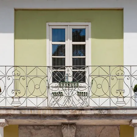 Rog With Balcony Lägenhet